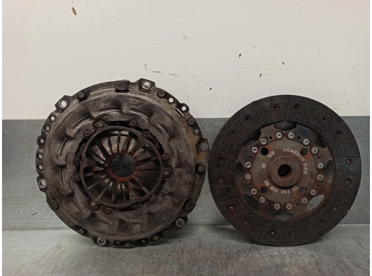 Replacement clutch kit for Citroën C4 Lim. 1.6 HDi FAP OEM IAM reference 9675022780 LUK
