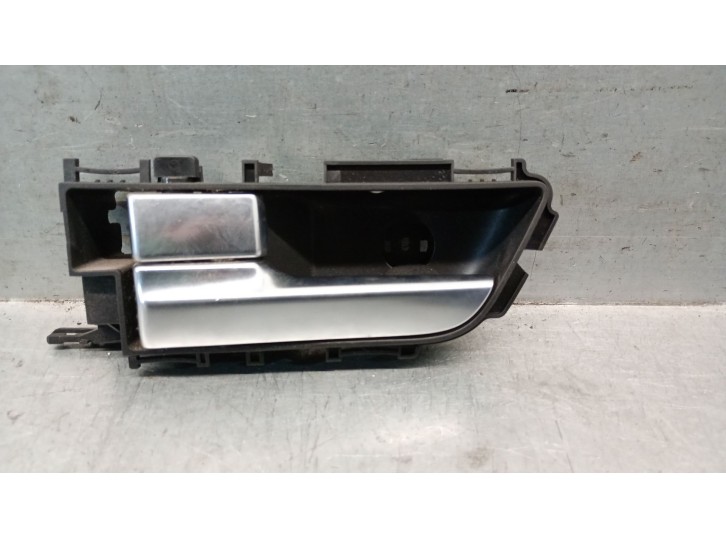 Replacement front left interior door handle for Land Rover Range Rover Sport I (L320) 3.0 D 4x4 OEM IAM reference AH222260
