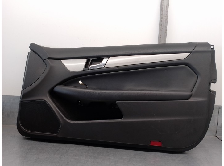 Recambio de guarnecido puerta delantera derecha para mercedes-benz clase c (w204) coupe 2.1 cdi cat referencia OEM IAM A20444020