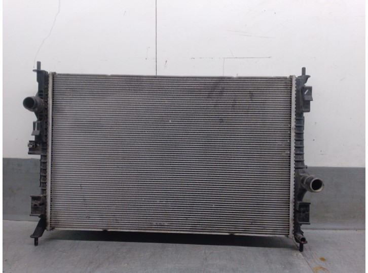 Recambio de radiador agua para opel vivaro c furgoneta (k0) 1.5 referencia OEM IAM 9675747980  VALEO