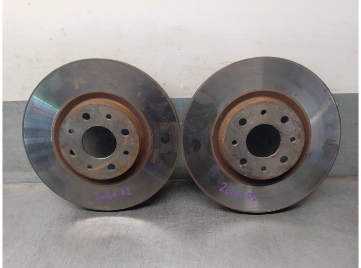 Replacement front brake disc for Alfa Romeo MiTo (145) 1.3 JTD CAT OEM IAM reference 46765546 