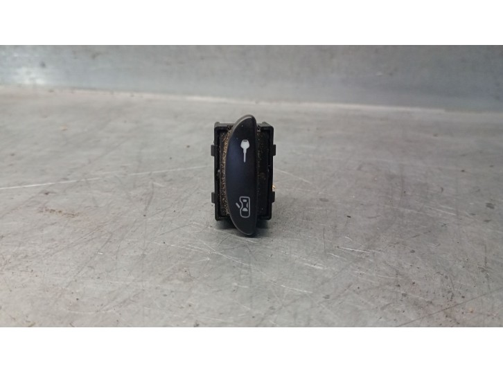Replacement switch for Porsche Cayenne (9PA) 3.2 OEM IAM reference 7L5962126 95561316000 