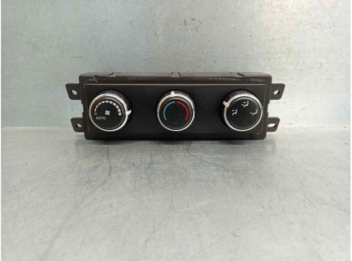Recambio de mando climatizador para chrysler grand voyager 2.8 crd cat referencia OEM IAM 55111812AD  