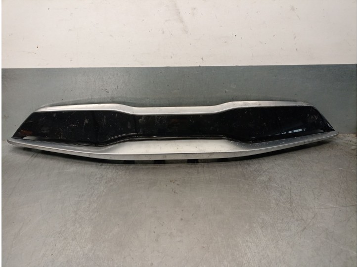 Replacement front grille for Kia Stonic (YB) 1.0 T-GDi OEM IAM reference 86350H8410 