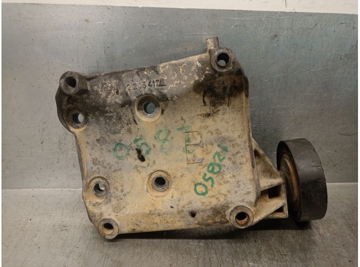 Recambio de soporte alternador para land rover range rover (lp) 2.5 turbodiesel referencia OEM IAM 2245417 