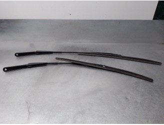 Recambio de brazo limpia delantero derecho para renault trafic caja cerrada (ab 4.01) 2.0 dci diesel fap cat referencia OEM IAM 