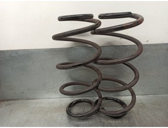 Recambio de muelle amortiguacion para mercedes-benz clase a (w176) 1.5 cdi cat referencia OEM IAM A2463242304  