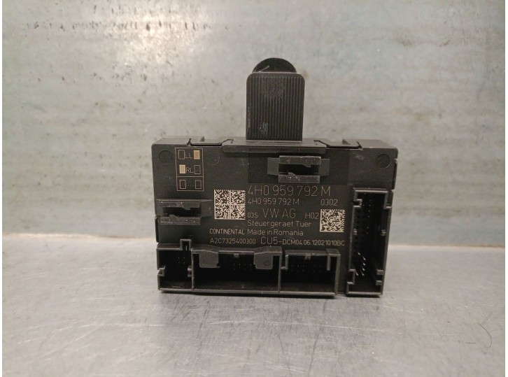 Replacement central locking unit for Porsche Cayenne (92A) 3.0 diesel OEM IAM reference 4H0959792M A2C7325400300 CONTINENTAL