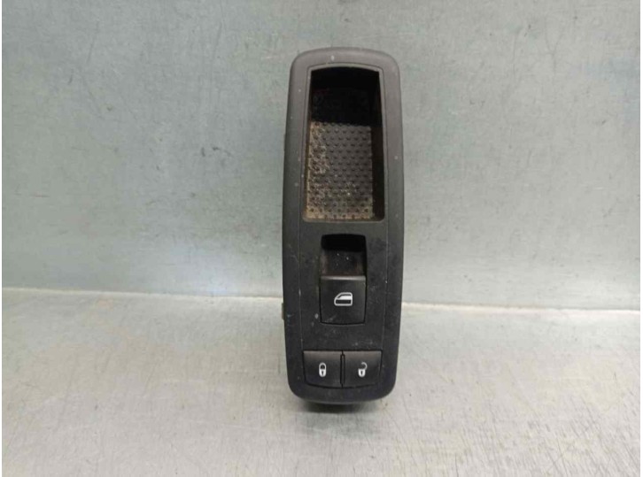 Recambio de mando elevalunas delantero derecho para chrysler grand voyager 2.8 crd cat referencia OEM IAM 68029178AA  