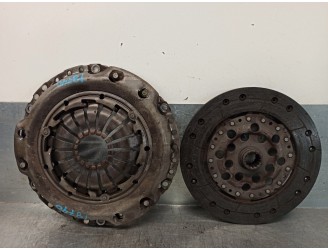 Recambio de kit embrague para opel vectra c berlina 2.0 dti referencia OEM IAM 666057 9126539 LUK