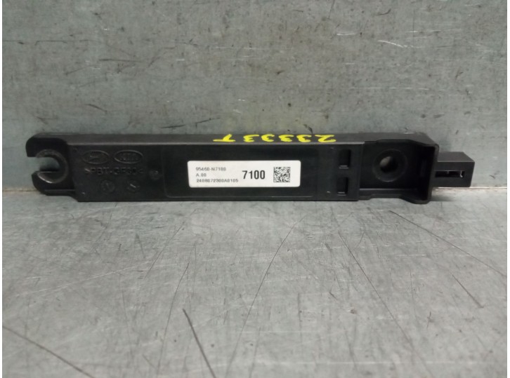 Recambio de antena para hyundai tucson hybrid referencia OEM IAM 95460N7100 2408072300A0105 