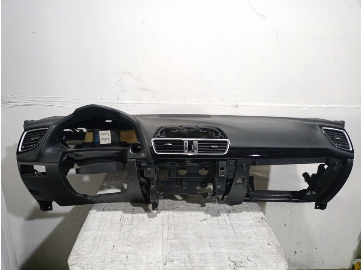 Recambio de salpicadero para mazda 3 lim. (bl) 2.2 turbodiesel cat referencia OEM IAM BHN16035002 BHN16035002 