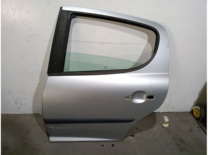 Recambio de puerta trasera izquierda para peugeot 207 hdi referencia OEM IAM 9006N2 9006N2 