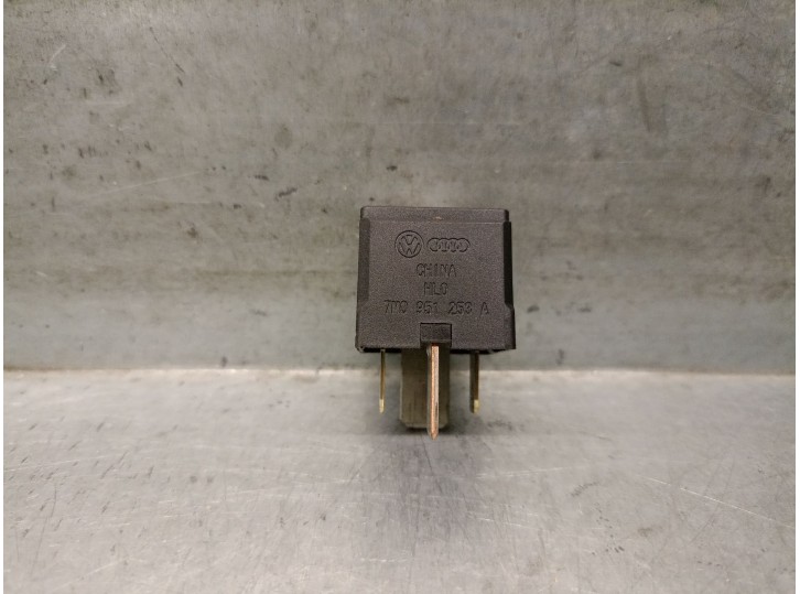 Recambio de rele para porsche cayenne (92a) 3.0 diesel referencia OEM IAM 7M0951253A  4RA00779308 HELLA