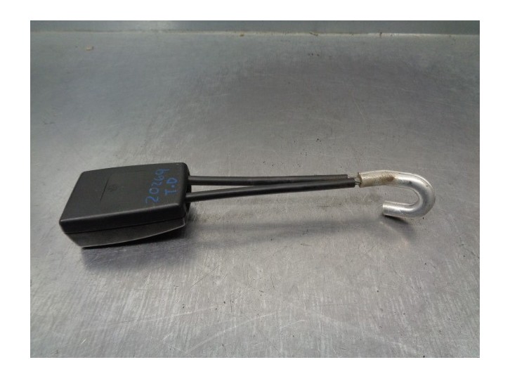Recambio de enganche cinturon para seat leon (1m1) 1.9 tdi referencia OEM IAM 1M0857495A 