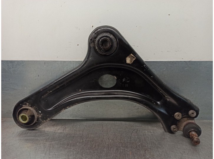 Replacement front right lower suspension arm for Peugeot 208 1.2 12v VTi OEM IAM reference 9670771480 