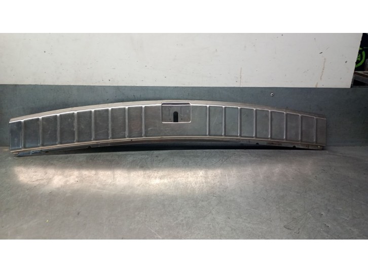 Replacement trim molding for Porsche Cayenne (9PA) 3.2 OEM IAM reference 7L5863459C 95555145902 