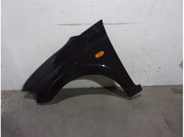 Recambio de aleta delantera izquierda para ssangyong rodius 2.7 turbodiesel cat referencia OEM IAM 5181121000 NEGRA 