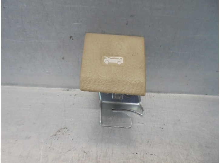 Recambio de cerradura capot para ssangyong rodius 2.7 turbodiesel cat referencia OEM IAM 7113021000EAJ  