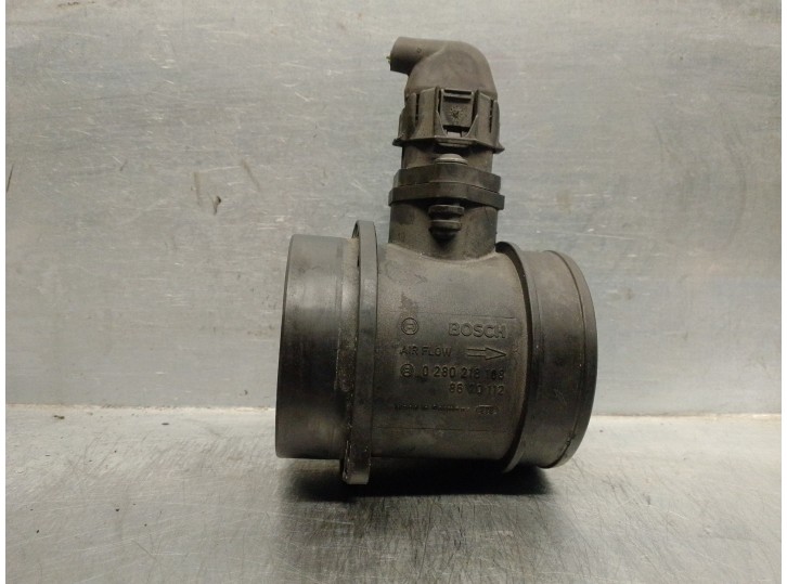 Replacement mass air flow sensor for Volvo S80 sedan 2.5 turbodiesel OEM IAM reference 8670112 0280218108 BOSCH
