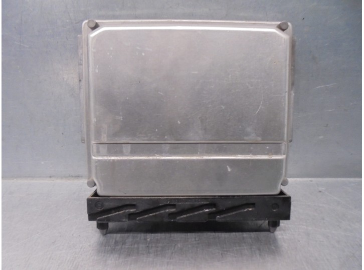 Recambio de centralita motor uce para volvo s80 berlina 2.5 turbodiesel referencia OEM IAM 09496667A 0281001776 BOSCH