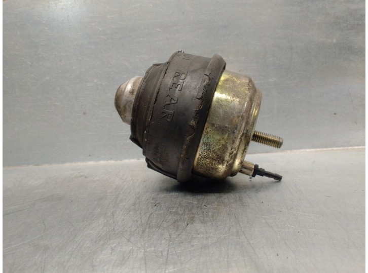 Replacement engine mount for Volvo S80 saloon 2.5 turbodiesel OEM IAM reference 9492802 9492802 