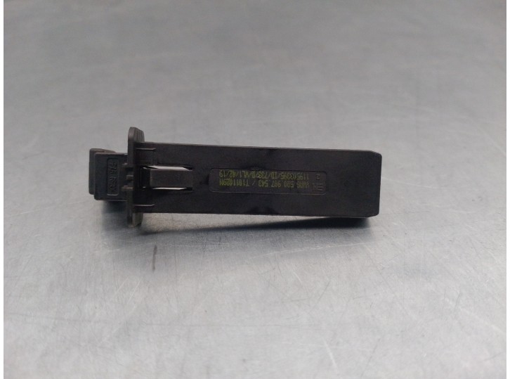 Replacement sensor for Volkswagen Tiguan 2.0 TDI OEM IAM reference 5Q0907543 