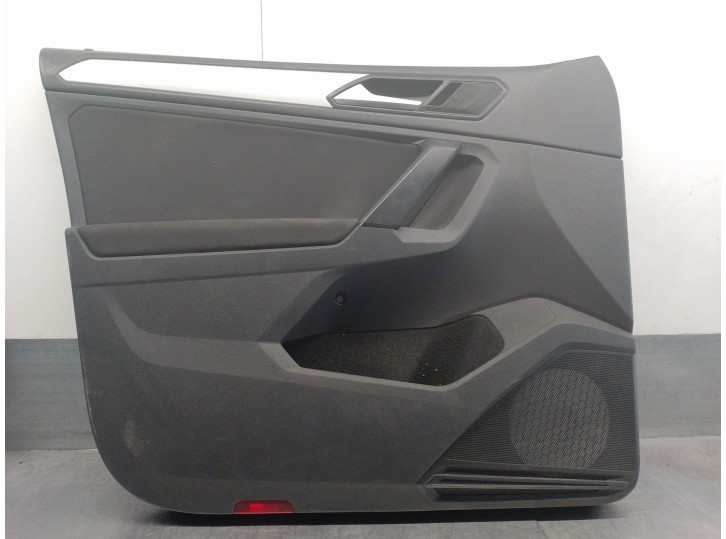 Recambio de guarnecido puerta delantera izquierda para volkswagen tiguan 2.0 tdi referencia OEM IAM 5NB867011 5 PUERTAS