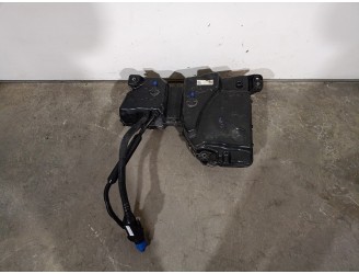 Recambio de deposito combustible para volkswagen tiguan 2.0 tdi referencia OEM IAM 5QF131877L  CESTA 33