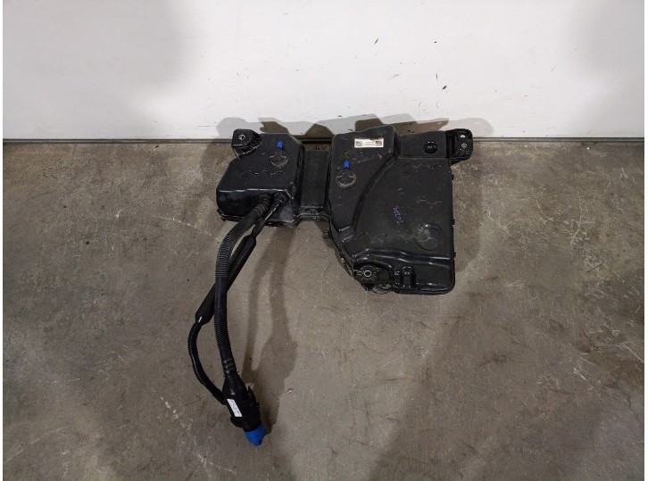 Recambio de deposito combustible para volkswagen tiguan 2.0 tdi referencia OEM IAM 5QF131877L  CESTA 33