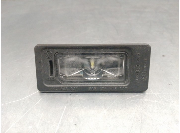 Recambio de piloto matricula para volkswagen tiguan 2.0 tdi referencia OEM IAM 5NA943021 
