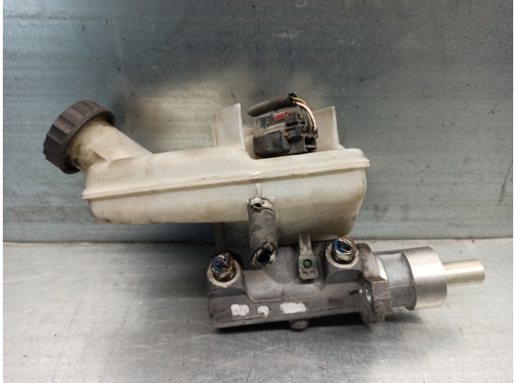 Recambio de bomba freno para ford transit caja cerrada, corta (fy) (2000 =>) 2.4 tde referencia OEM IAM 4525696 BOSCH