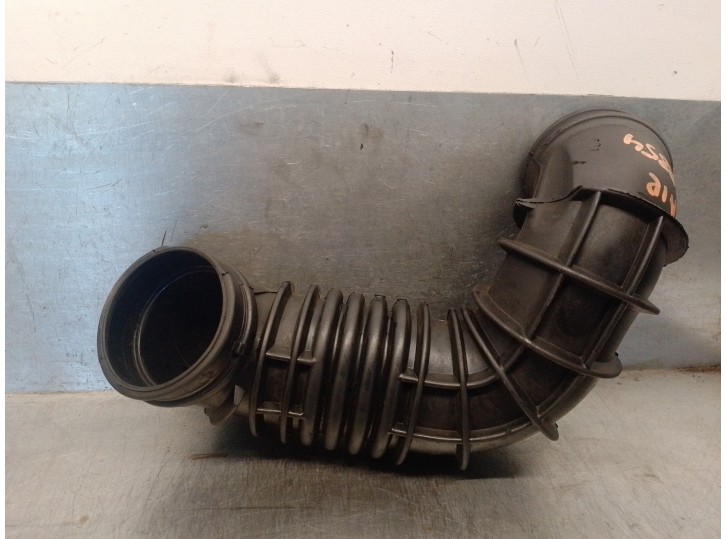Replacement pipe for Ford Focus saloon (CAK) 1.6 16v cat OEM IAM reference 98AB9R504AD 98AB9R504AD 