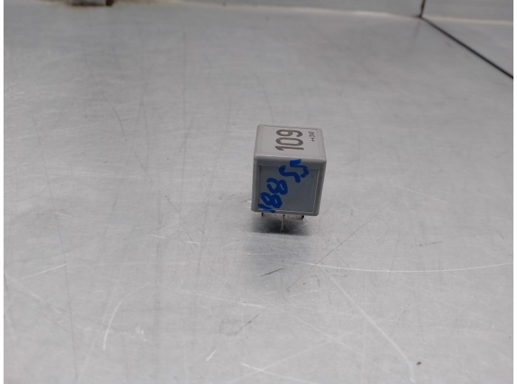 Recambio de rele para seat leon (1m1) 1.9 tdi referencia OEM IAM 1J0906381A  