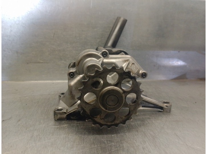 Recambio de bomba aceite para mercedes-benz sprinter 02.00 caja cerrada 2.2 cdi cat referencia OEM IAM 6061810801 R1121810020 