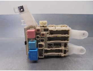 Recambio de caja reles / fusibles para toyota auris 1.6 16v cat referencia OEM IAM 8273002J70 8273002J70A 