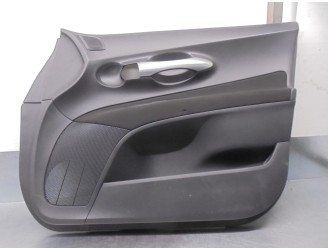 Recambio de guarnecido puerta delantera derecha para toyota auris 1.6 16v cat referencia OEM IAM 67763X1F00 6761002D60 