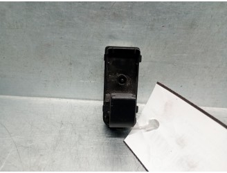 Recambio de mando elevalunas trasero derecho para mazda 3 lim. (bl) 2.2 turbodiesel cat referencia OEM IAM KD3566370 KD3566370 