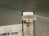 Recambio de mando elevalunas trasero derecho para mazda 3 lim. (bl) 2.2 turbodiesel cat referencia OEM IAM KD3566370 KD3566370 