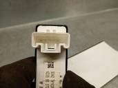 Recambio de mando elevalunas trasero izquierdo para mazda 3 lim. (bl) 2.2 turbodiesel cat referencia OEM IAM KD3566370 