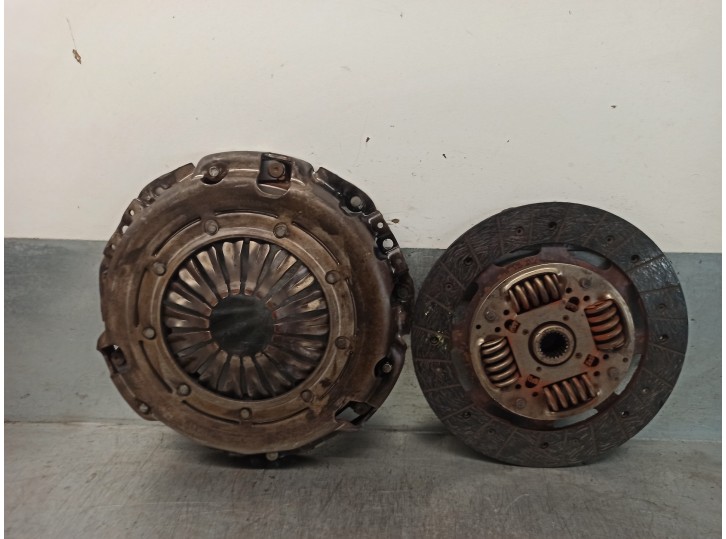 Recambio de kit embrague para renault trafic caja cerrada (ab 4.01) 2.0 dci diesel fap cat referencia OEM IAM 8200828444 