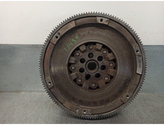 Recambio de volante motor para mercedes-benz clase a (w176) 1.5 cdi cat referencia OEM IAM A6070301005  