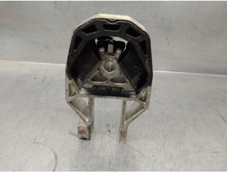 Replacement gearbox mount for Ford Focus saloon (CAP) 1.8 TDCi turbodiesel CAT OEM IAM reference 1404996 