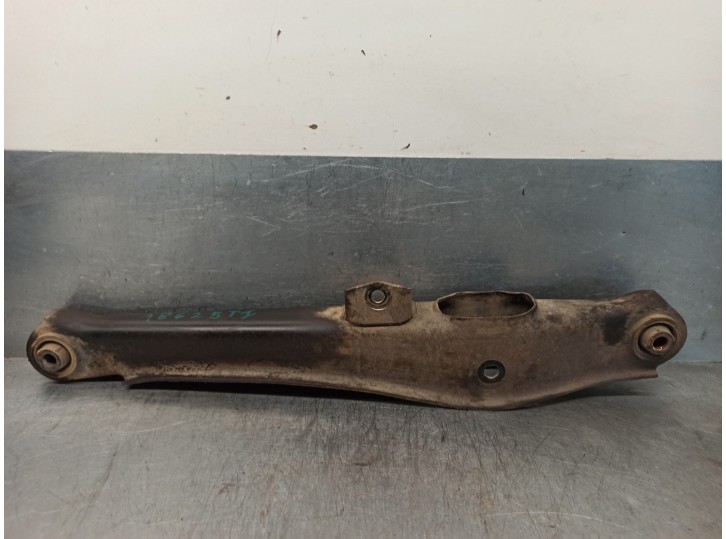 Recambio de brazo suspension inferior delantero izquierdo para mitsubishi lancer berlina (cy0) inform referencia OEM IAM 4113A01