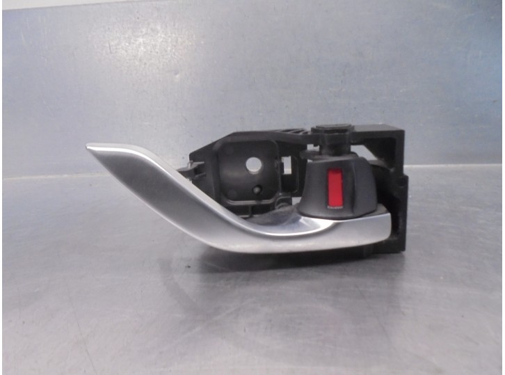 Replacement front right interior door handle for Mazda CX-5 2.2 turbodiesel cat OEM IAM reference KD5358330 5 DOORS