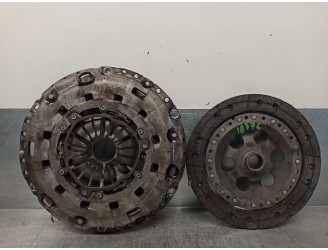 Recambio de kit embrague para ford focus berlina (cak) 1.8 16v cat referencia OEM IAM 1307950 123039510 LUK