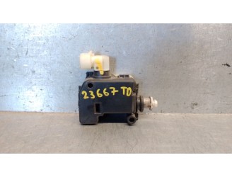 Recambio de motor tapa deposito combustible para opel astra j lim. 1.7 16v cdti referencia OEM IAM 13501151 