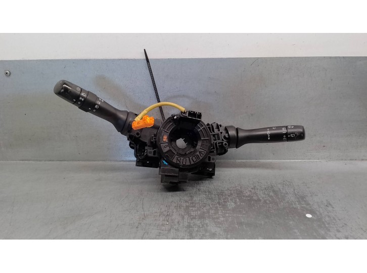 Recambio de mando luces para toyota yaris (_p9_) 1.3 vvt-i (scp90_) referencia OEM IAM 846520D031 