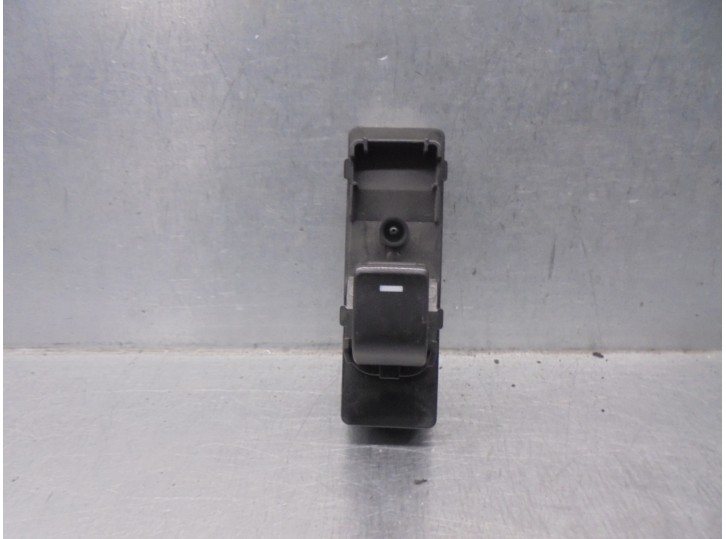 Replacement rear left window lift switch for Mazda CX-5 2.2 turbodiesel cat OEM IAM reference KD4766380 