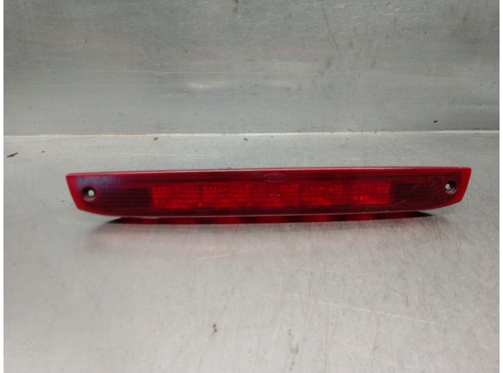 Replacement central brake light for Ford Focus saloon (CAP) 1.6 TDCi CAT OEM IAM reference 4M5113A613AD 